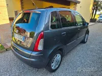 Usata Lancia Musa 77 CV (56 kW) 2011 Grigio Monovolume