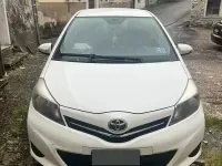 Usata Toyota Yaris 69 CV (50 kW) 2014 Bianco Utilitaria