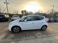 Usata Kia Venga 90 CV (66 kW) 2015 Bianco Utilitaria