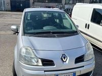 Usata Renault Modus 75 CV (55 kW) 2011 Argento Monovolume