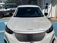 Usata Peugeot e-2008 100 kW (136 CV) 2022 Bianco SUV