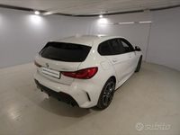 Usata BMW 118 M Sport 149 CV (109 kW) 2024 Alpin white pastello Utilitaria