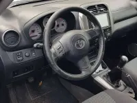 Usata Toyota RAV4 116 CV (85 kW) 2004 Argento SUV