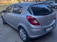 Usado Opel Corsa 75 CV (55 kW) 2010 Gris Utilitario