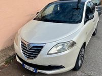 Usata Lancia Ypsilon 69 CV (50 kW) 2012 Bianco Utilitaria