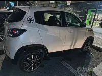 Usata Mahindra KUV100 87 CV (63 kW) 2023 Bianco SUV