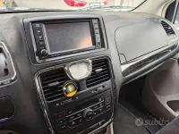 Usata Lancia Voyager Platinum 163 CV (119 kW) 2013 Blu Monovolume