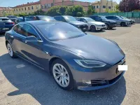 Usata Tesla Model S 135 kW (184 CV) 2018 Grigio scuro metallizzato Utilitaria
