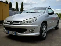 Usata Peugeot 206 CC Quiksilver 109 CV (80 kW) 2005 Argento Cabrio