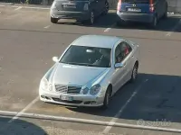 Usata Mercedes E220 150 CV (110 kW) 2003 Grigio Berlina