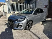 Usata Peugeot 208 Allure 101 CV (74 kW) 2024 Grigio Utilitaria