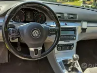 Usata VW Passat 140 CV (102 kW) 2010 Grigio Berlina