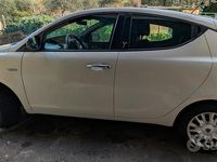 Usata Lancia Ypsilon 95 CV (69 kW) 2015 Bianco Utilitaria