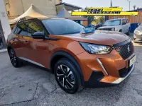 Usata Peugeot 2008 Allure 101 CV (74 kW) 2023 Oro SUV