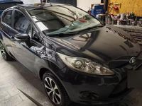 Usata Ford Fiesta 68 CV (50 kW) 2011 Marrone Utilitaria