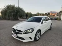 Usata Mercedes A180 Premium 109 CV (80 kW) 2016 Bianco Utilitaria