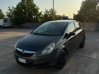 Usata Opel Corsa 85 CV (62 kW) 2010 Nero Utilitaria