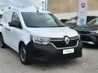 Usado Renault Kangoo 95 CV (69 kW) 2023 Blanco Monovolumen