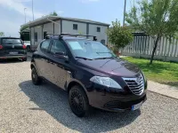 Usata Lancia Ypsilon Gold 84 CV (61 kW) 2013 Viola Utilitaria