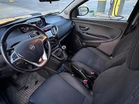 Usata Lancia Ypsilon Gold 69 CV (50 kW) 2018 Blu Utilitaria