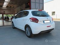 Usata Peugeot 208 Active 75 CV (55 kW) 2017 Bianco Utilitaria