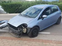 Begagnad Fiat Grande Punto Active 75 HK (55 kW) 2009 Halvkombi