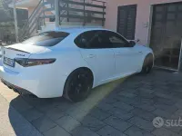 Usata Alfa Romeo Giulia 150 CV (110 kW) 2017 Bianco Berlina