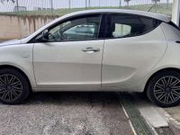 Usata Lancia Ypsilon Gold 69 CV (50 kW) 2018 Utilitaria