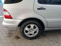 Begagnad Mercedes ML270 163 HK (119 kW) 2002 Silver SUV