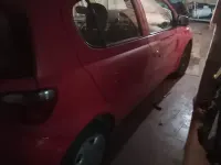 Usata Toyota Yaris 68 CV (50 kW) 1999 Rosso Berlina
