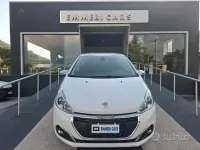 Usata Peugeot 208 Allure 82 CV (60 kW) 2016 Bianco Utilitaria