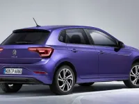 Usata VW Polo R-line 95 CV (69 kW) 2024 Argento Berlina