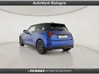Usata Mini Cooper SE Favoured 160 kW (218 CV) 2025 Blu Utilitaria