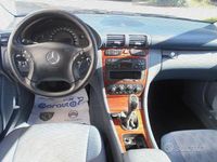 Usata Mercedes C220 Classic 142 CV (104 kW) 2003 Blu Station wagon