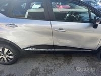 Usata Renault Captur Zen 90 CV (66 kW) 2016 Grigio SUV
