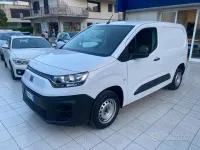Usata Fiat Doblò 100 CV (73 kW) 2024 Bianco Monovolume