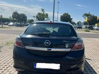 Usata Opel Astra GTC 130 CV (95 kW) 2009 Nero Utilitaria