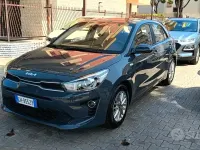 Usata Kia Rio Style 82 CV (60 kW) 2022 Grigio Berlina