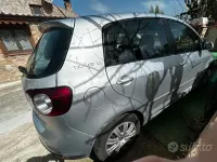 Usata VW Golf V 105 CV (77 kW) 2004 Grigio Utilitaria