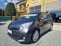 Usata Toyota Verso-S 90 CV (66 kW) 2011 Grigio scuro Monovolume