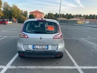 Usata Renault Scénic III 110 CV (80 kW) 2011 Grigio Monovolume