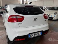 Usata Kia Rio EX 90 CV (66 kW) 2012 Bianco Berlina