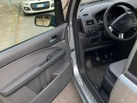 Begagnad Ford Focus 110 HK (80 kW) 2004 Grå Minibuss