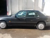 Usata Mercedes 190 105 CV (77 kW) 1988 Grigio Berlina
