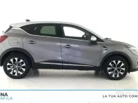 Usata Renault Captur Techno 91 CV (66 kW) 2024 Grigio scuro tetto grigio chiaro SUV