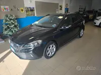 Usata Volvo V40 CC Plus 120 CV (88 kW) 2018 Nero Station wagon