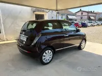 Usata Lancia Ypsilon 60 CV (44 kW) 2007 Viola Utilitaria