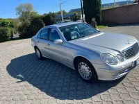 Usado Mercedes E240 Avantgarde 177 CV (130 kW) 2002 Plateado Berlina