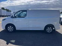 Usata Ford Transit Custom Titanium 136 CV (100 kW) 2024 Bianco pastello Furgone