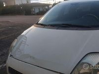 Usata Fiat Grande Punto 65 CV (47 kW) 2011 Bianco Utilitaria
